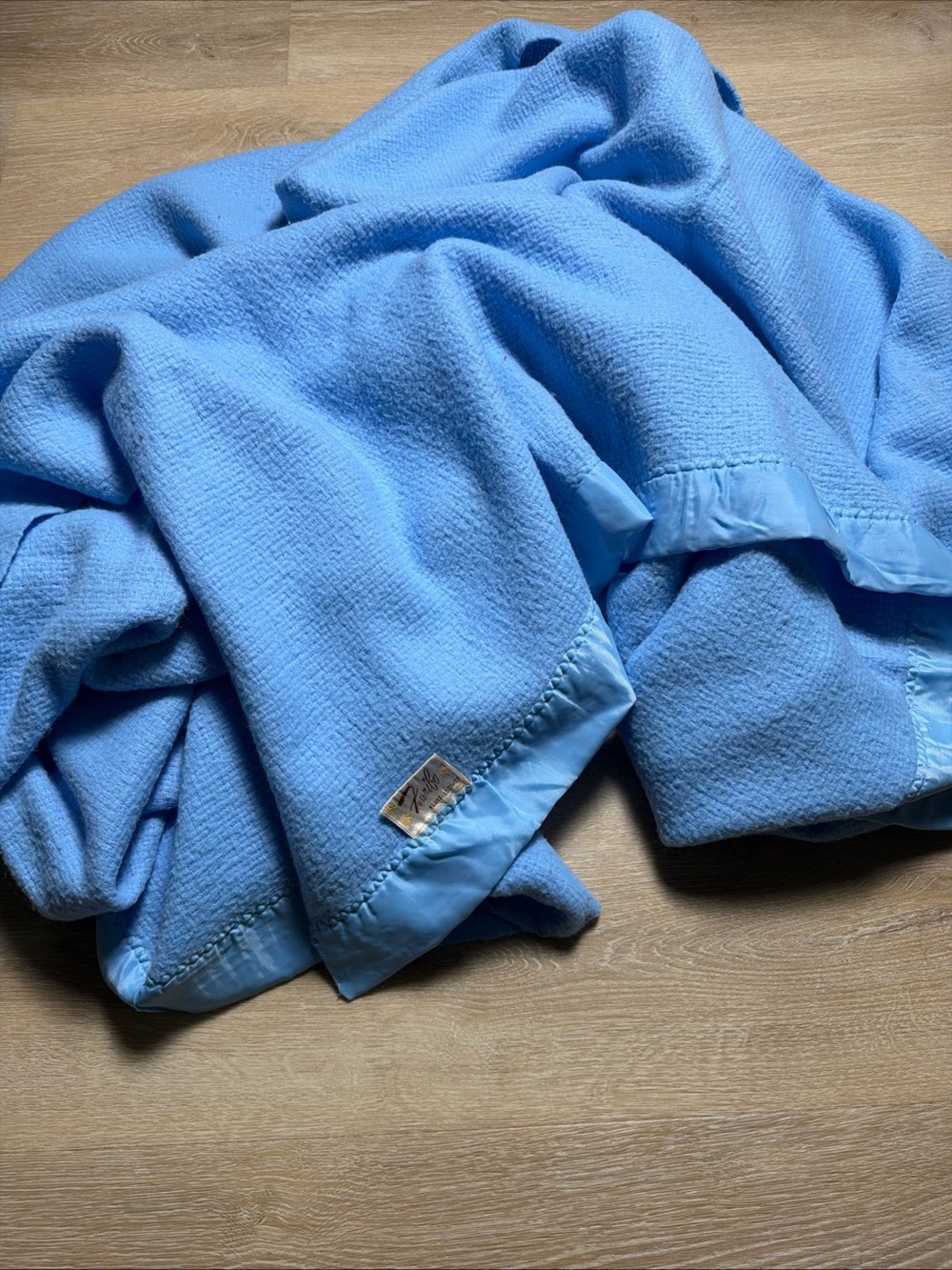 Vintage 60s Faribo Fluff-Loomed Blue Waffle Knit Wool Blanket Satin Trim Edge